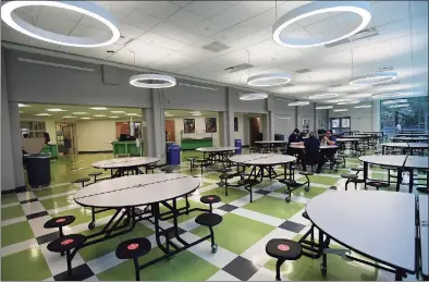  ?? Erik Trautmann / Hearst Connecticu­t Media ?? The then newly renovated cafeteria at Coleytown Middle School on Jan. 5, in Westport.