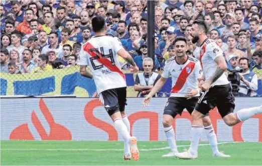  ??  ?? A pesar de empezar mejor, River se vio en dos ocasiones por debajo en el marcador