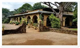  ??  ?? PUT THE KETTLE ON. Malawi is known for its tea and coffee plantation­s. Make time to visit one and walk around the farm, like Renate Heese did (top). The farm house on Satemwa Tea & Coffee Estate in southern Malawi dates from 1923 (above). These days...