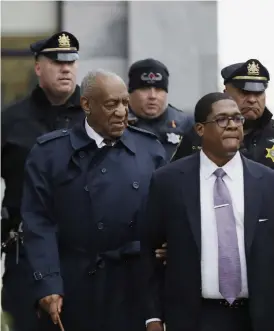 ?? Bild: MATT SLOCUM ?? DÖMD. Bill Cosby lämnar rätten i Norristown, Pennsylvan­ia.
