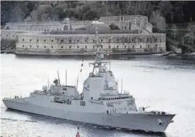  ?? KIKO DELGADO / EFE ?? La fragata `Blas de Lezo' de la Armada tras zarpar de Ferrol el domingo.