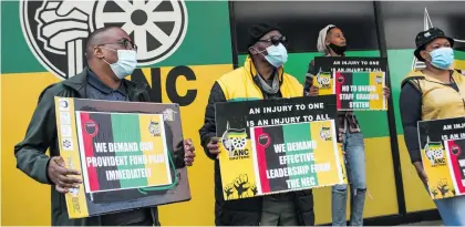  ??  ?? Top: African National Congress (ANC) staff picket outside Albert Luthuli House on 6 September 2021 in Johannesbu­rg, South Africa. The group protested unfair labour practices. (Photo by Gallo Images/Sharon Seretlo). Above: Jessie Duarte, Gwede Mantashe, Cyril Ramaphosa and David Mabuza. (Photo by Gallo Images / Sowetan / Masi Losi). Left: Gauteng ANC leader Paul Mashatile