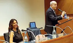  ??  ?? La presidente degli industrial­i pisani Patrizia Alma Pacini durante l’intervento del giornalist­a americano Alan Friedman