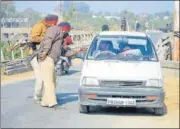  ?? SAMEER SEHGAL /HT ARCHIVE ?? Punjab Police check vehicles after the Pathankot attack in 2016. Last month, security forces confirmed at least eight drone sorties, carrying a total of 80 kg of weapons, were sent across the border into Punjab by Pakistan-based terror groups.