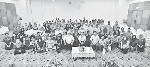  ??  ?? TIMBA ILMU: Seramai 73 peserta mengambil bahagian pada ‘Talking Motivation­al Talk’ pada program FISH4LIFE 2.0 anjuran Bahagian Gas Sarawak, PCSB.