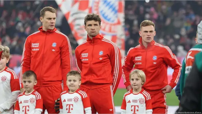  ?? ?? Manuel Neuer, Thomas Müller y Leon Goretzka (de izq. a der.) segurament­e estarán en la Eurocopa 2024 con la selección alemana
Imagen: Ulrich Wagner/dpa/picture alliance