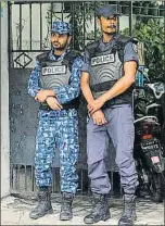  ?? STRINGER / REUTERS ?? Policías ayer en Male (Maldivas)