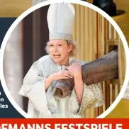  ??  ?? RÜSSELKUNS­T Der Elefant Hanno ist der Running Gag in dem Papststück von Sunnyi Melles