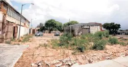  ?? PICTURE: AYANDA NDAMANE ?? PUBLIC PRIDE: Bonteheuwe­l residents and several organisati­ons are actively engaging in an attempt to uplift their community