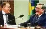  ?? COLUNA DO ESTADÃO ?? » CLICK. Relator do parecer substituto da denúncia contra Temer, Paulo Abi-Ackel se diverte com o advogado do presidente, Antonio Cláudio Mariz, antes da votação na CCJ.