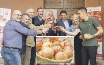  ?? Fotos: Granada Mollar ?? Feier der Granada: Neuer Anstoß für Edgar Badia (rechts) und seinen Elche CF?