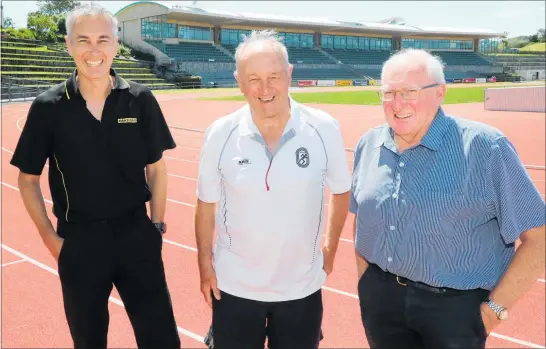  ?? PHOTO / BEVAN CONLEY ?? Pak’nsave Whanganui store owner Gareth Jones (left) has joined the party with athletic gurus Alec Mcnab and Russell Sears to ensure smooth running of the new upgraded Cooks Classic set down for January 30-31, 2021.