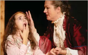  ?? PIERRE OBENDRaUF ?? Melia Cressaty, left, stars as Helen Keller in a scene with her real-life mother, Jennifer Martin, as Helen’s mother Kate.