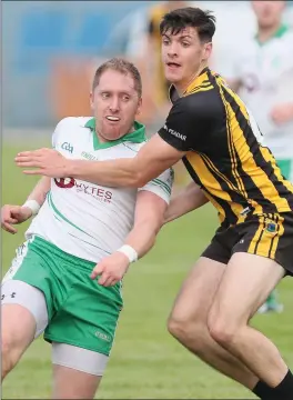  ??  ?? Darren Hagan of St Pat’s and Seamus Lavin of Dunboyne.