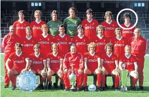  ?? ?? Frank Mcgarvey (circled) lines up with his team-mates at the start of season 1979/80, among them Alan Hansen, Graeme Souness and Kenny Dalglish