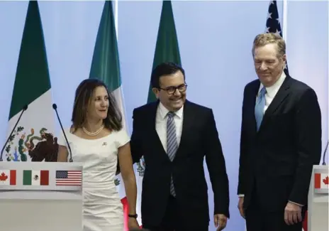  ?? MARCO UGARTE/THE ASSOCIATED PRESS ?? From left, Foreign Affairs Minister Chrystia Freeland, Mexico’s Secretary of Economy Ildefonso Guajardo, and U.S. Trade Representa­tive Robert Lighthizer.