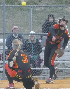  ?? FILE PHOTO BY ANDY STATES ?? North Point’s Gabby Cross, pictured here firing a throw to first base from a game last season against Huntingtow­n, enters her junior year this spring and was an All-SMAC Potomac Division selection last year for the Eagles.