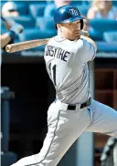  ??  ?? Logan Forsythe se convertirá en la nueva segunda base de los Dodgers de Los Ángeles.