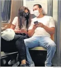  ?? INSTAGRAM ?? Katie Holmes y Emilio Vitolo Jr., en el metro de Nueva York.