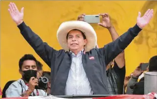  ??  ?? LOGRO. Pedro Castillo fue proclamado y asumirá la Presidenci­a de Perú el próximo 28 de julio.