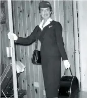  ??  ?? Bette Nash est sans doute la doyenne des hôtesses de l’aviation commercial­e.