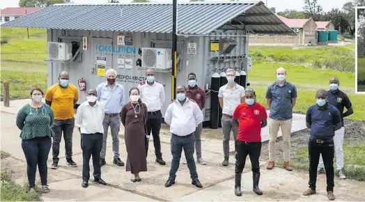  ?? ?? The doctors and engineers at the Madwaleni oxygen plant. Photo: Umoya