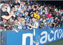  ??  ?? LUCAS PÉREZ. En su presentaci­ón con el Deportivo.