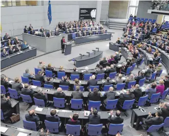  ?? FOTO: IMAGO ?? Nach Modellrech­nungen könnten nach der Bundestags­wahl mehr als 700 Abgeordnet­e ins Parlament einziehen. Eine Wahlrechts­reform hätte diesen teuren Zuwachs verhindern können.