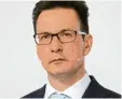  ?? Foto: Ina Fassbender, dpa ?? Innogy Manager Bernhard Günther. Das Bild entstand vor dem Anschlag mit Säu re.