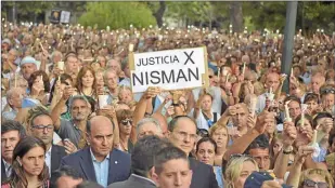  ?? AFP ?? JUSTICIA. Como en el caso Nisman, miles de personas se convocaron en todo el país.