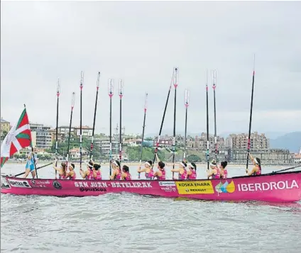  ?? FOTO: EUSKO LABEL LIGA ?? San Juan celebra la victoria conseguida ayer en aguas de Getxo