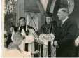  ??  ?? Einweihung 1959: (von links) Pfarrer Lorenz Spies, Domkapitul­ar Dr. Strobel und Bürgermeis­ter Alois Scheufele.