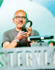  ??  ?? In consolleIl top deejay e produttore tedesco Sven Väth, autore nel 1988 del tormentone «Electic salsa»