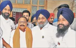  ?? PARDEEP PANDIT/HT ?? Punjab revenue minister Bikram Singh Majithia and deputy chief minister Sukhbir Badal with Dalit leader Seth Satpal Mal (second from left) who joined Shiromani Akali Dal in Jalandhar on Monday.