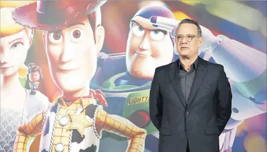  ??  ?? Tom Hanks, l’actor que dona veu al texà de drap a la saga ‘Toy story’, ahir a Barcelona.