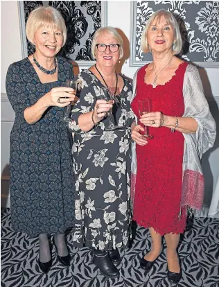  ??  ?? Lorranie Clark, Brenda Gibb and Lynne Copping