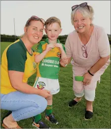  ??  ?? Nicolai and Rory Buckley with Jenny Murphy from Boherbue in Rathcoole for the Duhallow Junior A Football Championsh­ip Final.