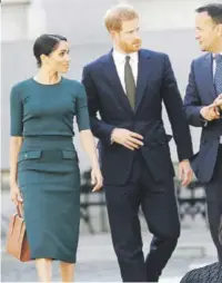  ??  ?? Los “looks” de Meghan Markle han inspirado a millones de personas que buscan adquirir en línea las prendas que más se asemejen a su estilo.