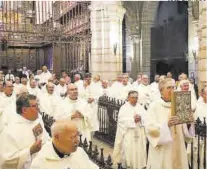  ?? Jota Granado ?? Algunos de los sacerdotes que asistieron.