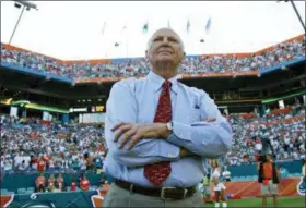  ?? WILFREDO LEE - THE ASSOCIATED PRESS ?? FILE- This Nov. 9, 2008, file photo shows H. Wayne Huizenga at Dolphin Stadium in Miami. Huizenga, a college dropout who built a business empire that included Blockbuste­r Entertainm­ent, AutoNation and three profession­al sports franchises, has died....