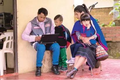  ?? FOTO CORTESÍA EL DANE ?? La iniciativa de realizació­n del censo electrónic­o en el Resguardo Indígena de Guambia, etnia Misak, fue de la misma comunidad, que buscó al Dane para hacerlo posible.