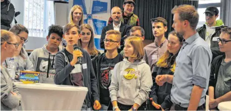  ?? FOTO: BARBARA BAUR ?? Auf der Jugendkonf­erenz Bodenseekr­eis wurde im April die Einrichtun­g eines Kreisjugen­drates gefordert. Jetzt will der Bodsenseek­reis die Jugendlich­en mit einem Jugenddila­og stärker einbinden.