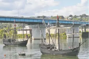  ?? STAFF FILE PHOTO ?? The Columbus Foundation prepares to dock replicas of Columbus’ ships “Pinta” and “Nina” at the Chattanoog­a Pier during their previous visit to Chattanoog­a in October 2016. The ships are back in town today, Nov. 10.