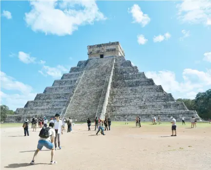  ??  ?? Excursione­s a Chichén Itzá, por ejemplo, podrían decepciona­r a los pasajeros debido al corto tiempo que están en las ruinas.