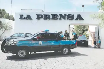  ?? EFE ?? La Policía
bloqueo el acceso a las instalacio­nes del diario nicaragüen­se