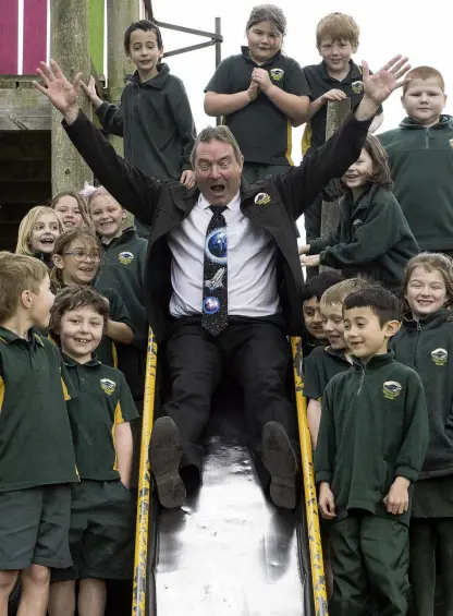  ?? PHOTO: GERARD O’BRIEN ?? Making an exit . . . Green Island School principal Steve Hayward will have more time for play after his retirement at the end of the year.