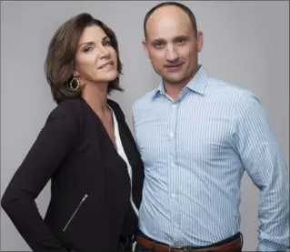  ?? JAMES ACOMB, BIG COAT PRODUCTION­S ?? Hillary Farr and David Visentin, hosts of Love It or List It.