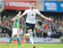  ?? EFE ?? Sandro Wagner, de Alemania, celebra la anotación de un gol ayer durante un partido contra Irlanda del Norte por la clasificac­ión al Mundial de Rusia 2018, en Belfast.