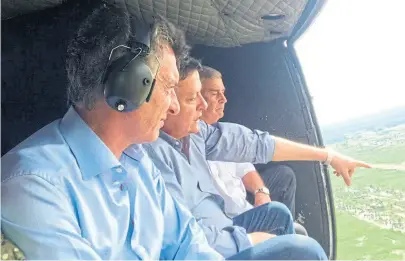  ?? Presidenci­a ?? Macri compartió la recorrida con el gobernador peronista Peppo