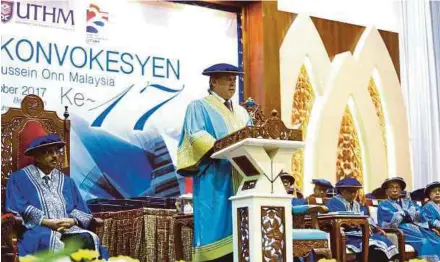  ?? PIC BY ADI SAFRI ?? Sultan of Johor Sultan Ibrahim Sultan Iskandar speaking at the Universiti Tun Hussein Onn Malaysia convocatio­n in Batu Pahat yesterday.